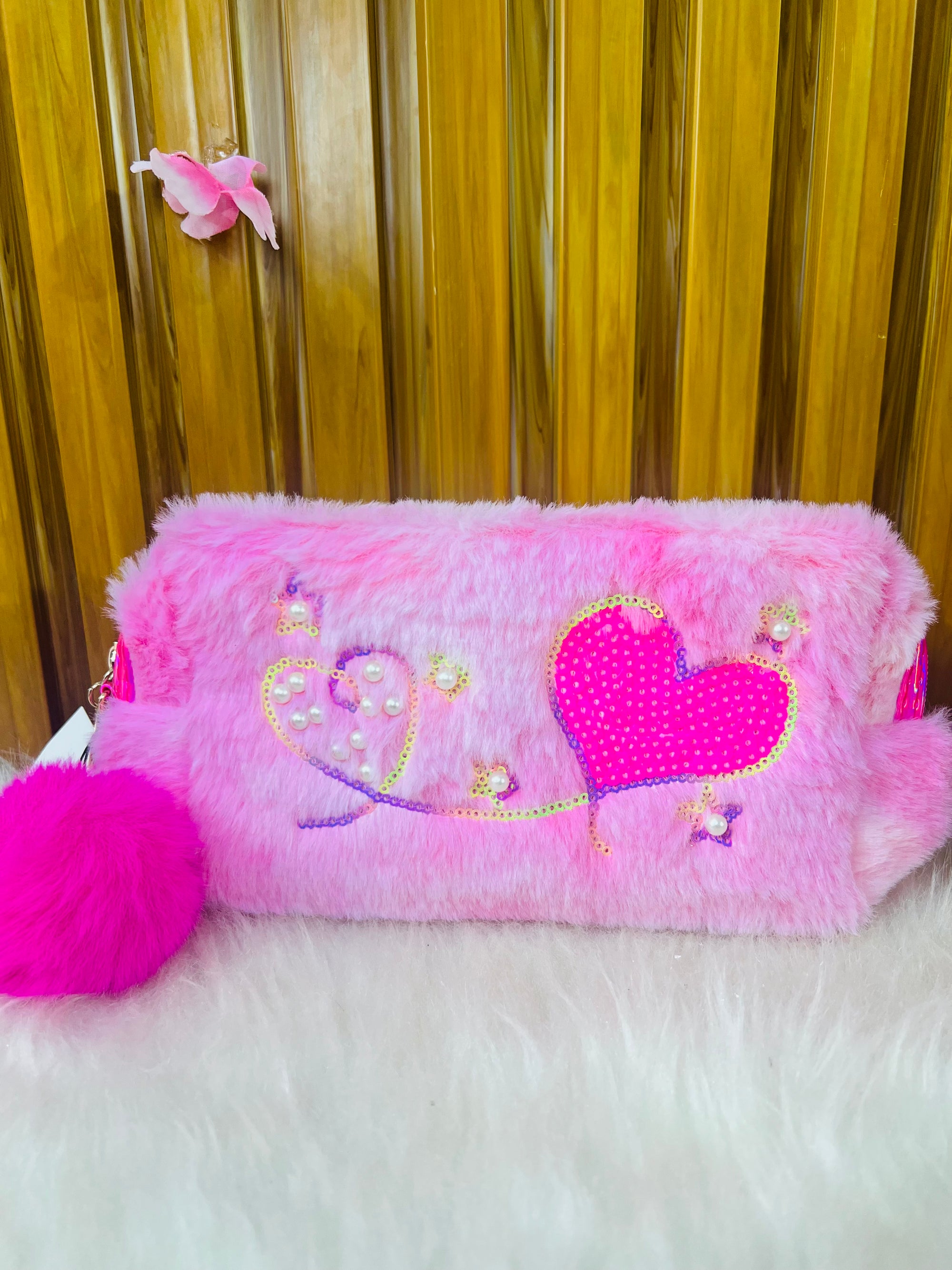 Estojo Escolar Pelúcia Rosa com Coração