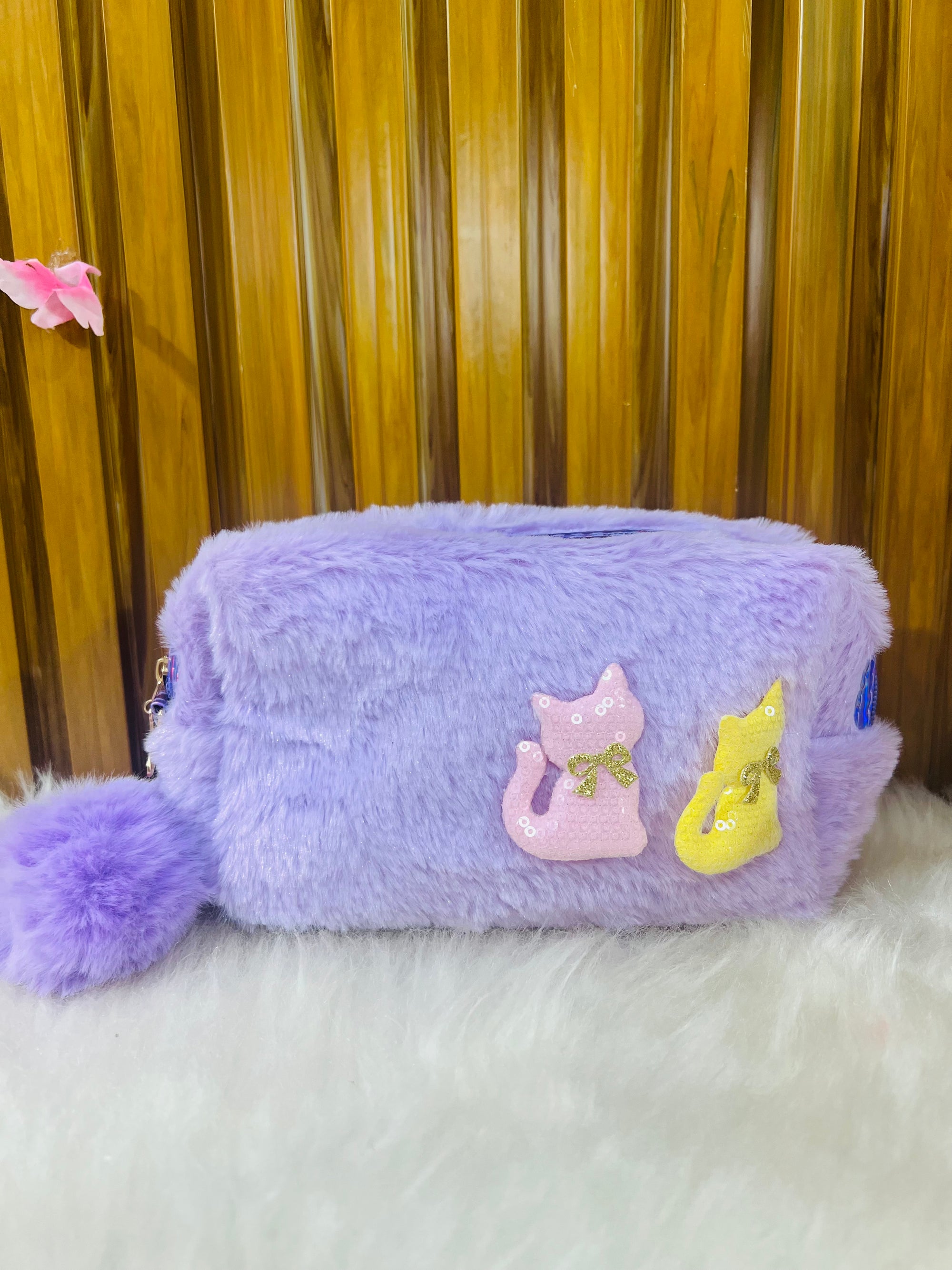 Estojo Escolar Pelúcia Rosa com Coração