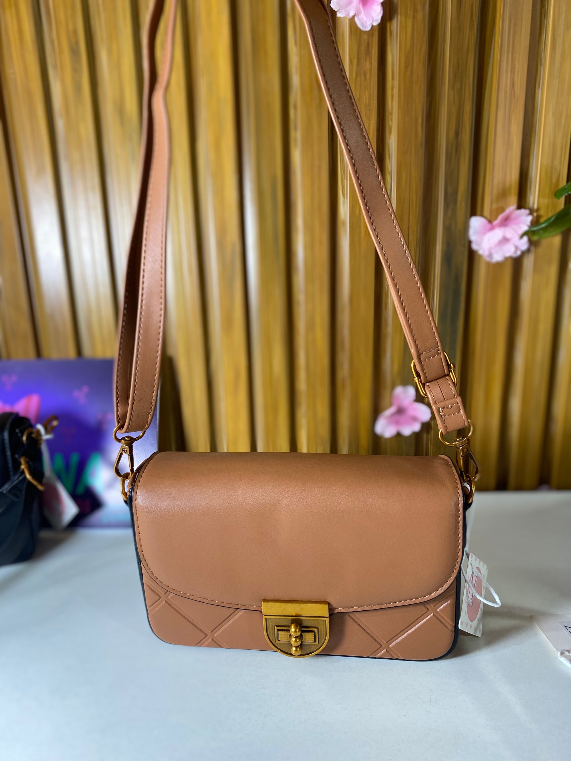 Bolsa Vivian Caramelo