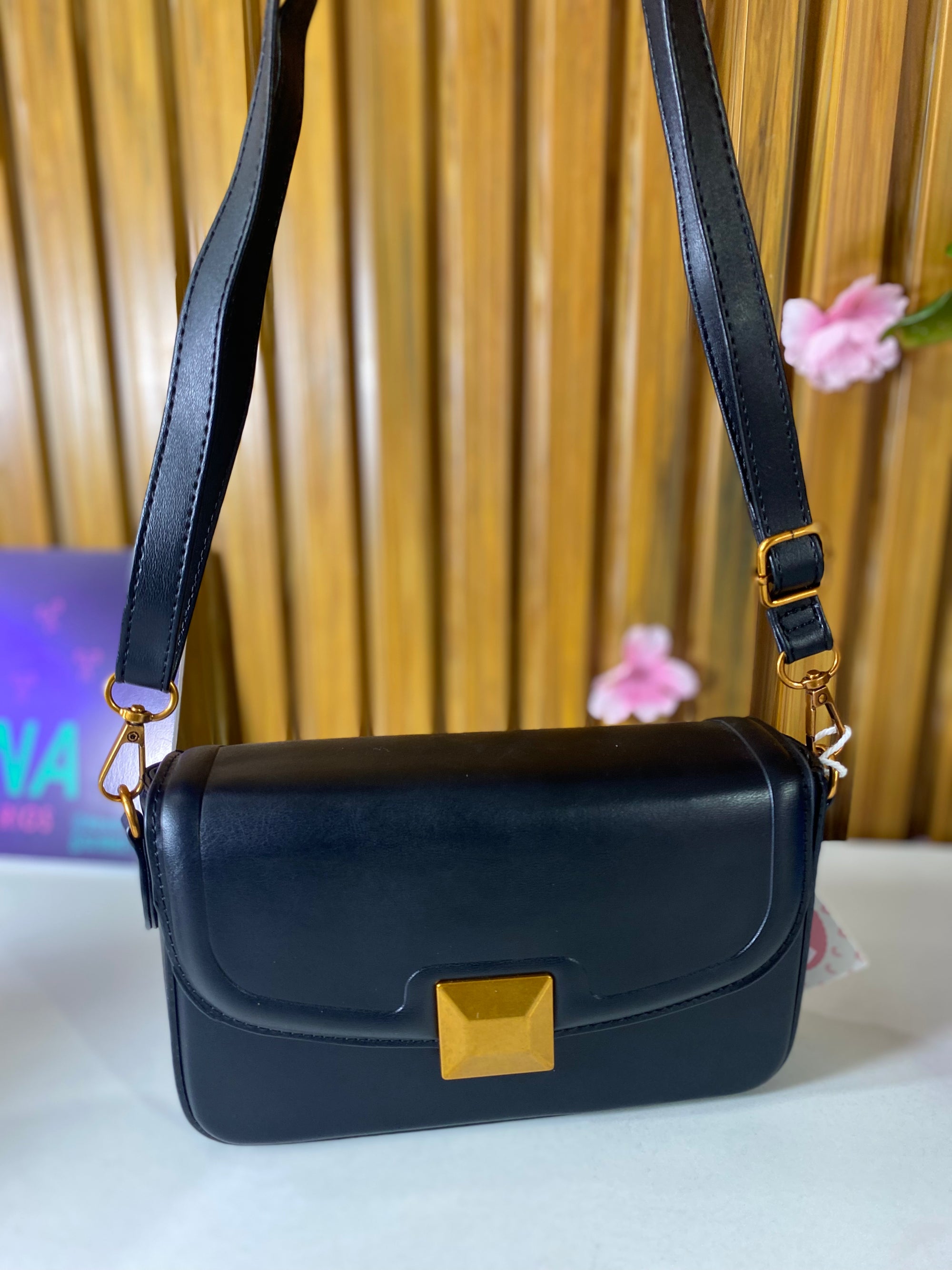 👜 Bolsa Vivian Preta