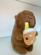 Pelúcia Capivara com Copo de Milkshake 🧋💛