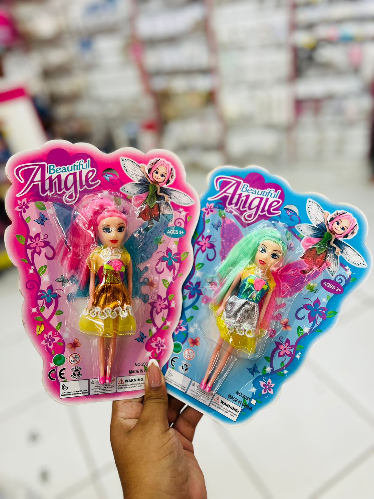Boneca Fada Beautiful Angie com Asas Coloridas
