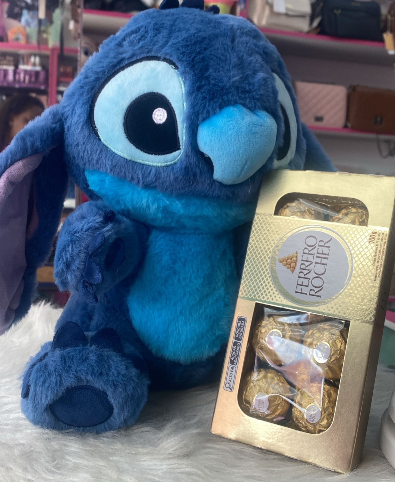 Kit Presente – Pelúcia Stitch + Caixa de Bombons Ferrero Rocher