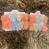 Presilha Infantil de Pelúcia com Laço de Pérolas Coloridas 🦋✨